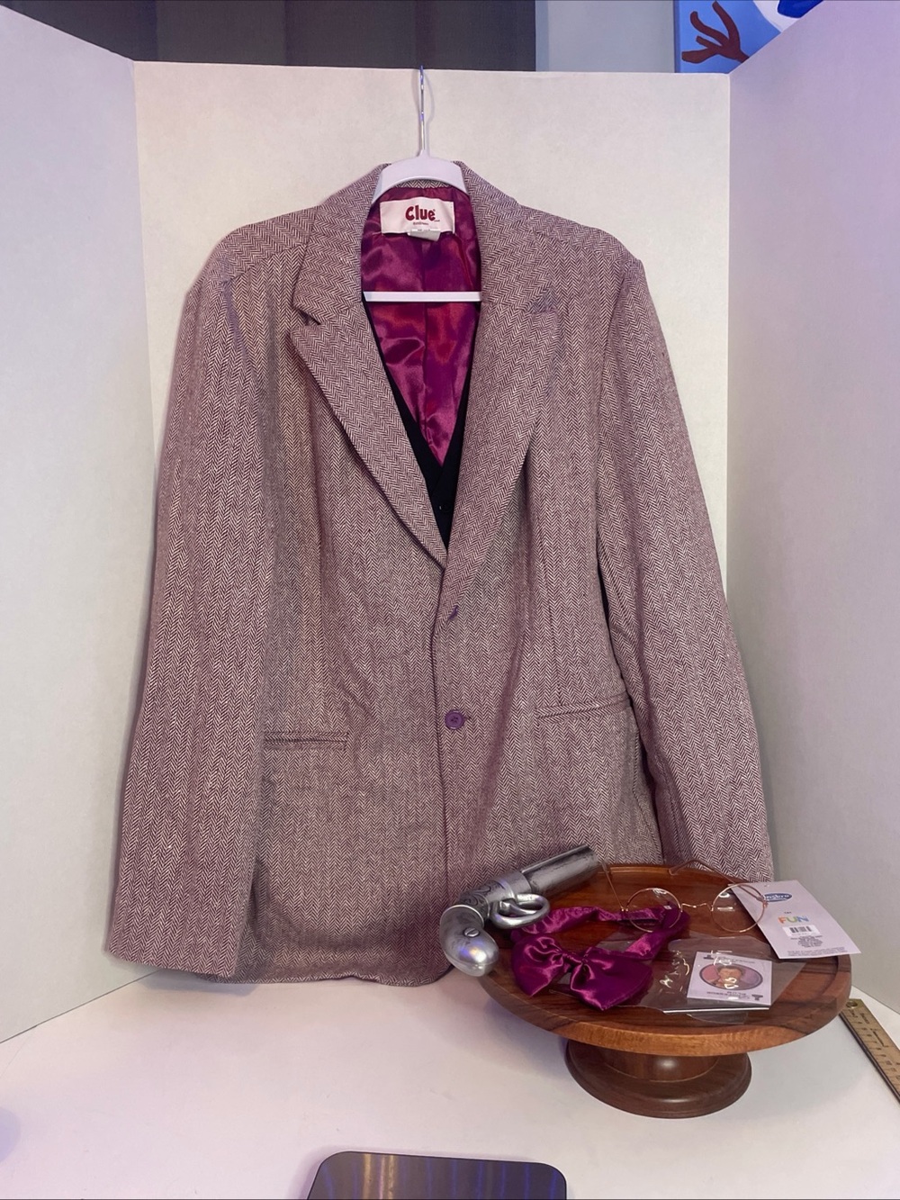 Professor Plum Clue Costume Adult Size L. Accessories Included.